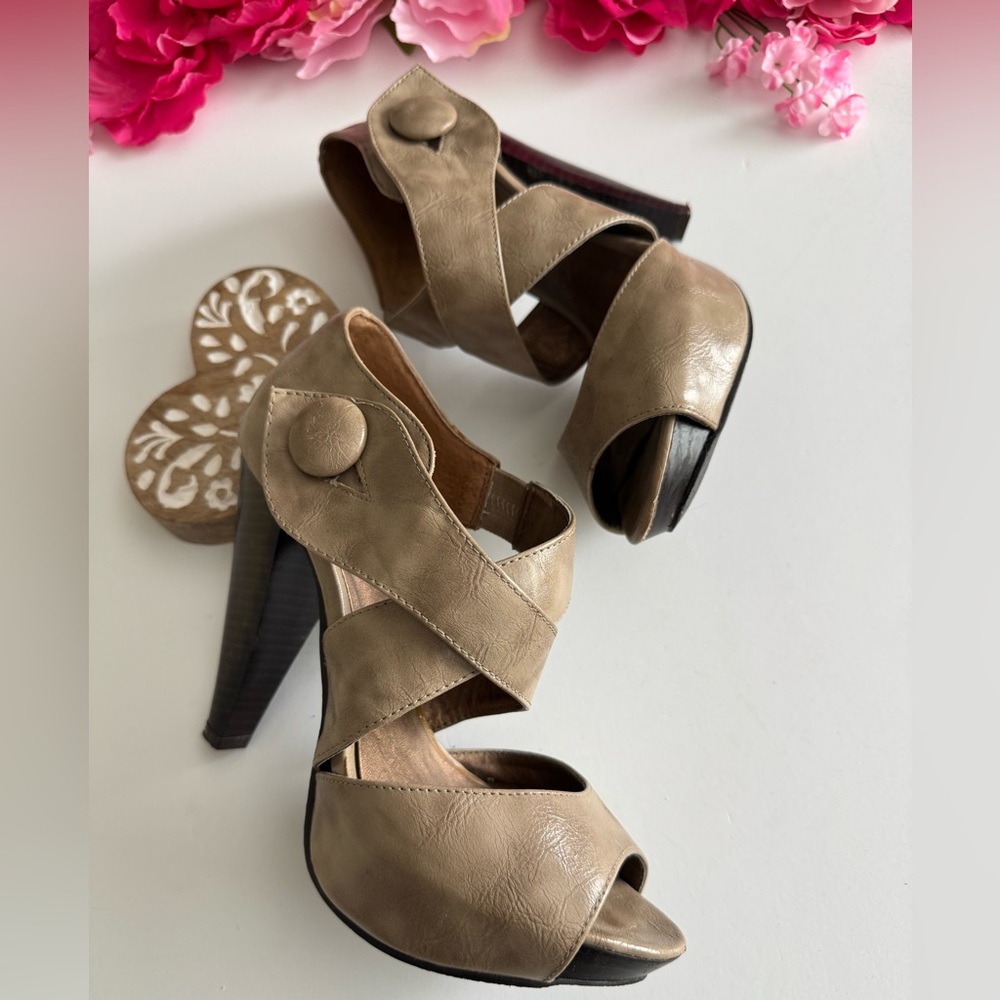 Elegant Tan High Heel Sandals
